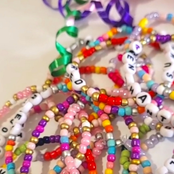 ❓️MYSTERY PACK❓️TAYLOR SWIFT BRACELETS - Handmade - Picture 3 of 5